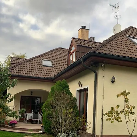 Rodinny Dum 8, Kobylisy Villa Prag